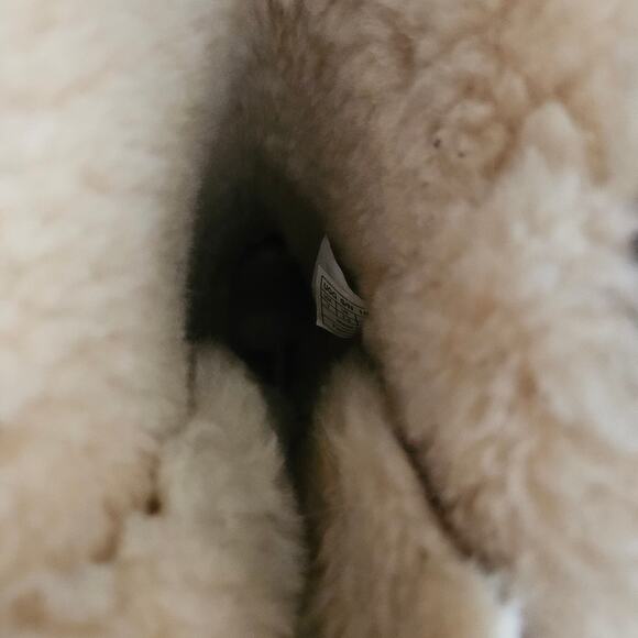 UGG Bailey Bow Tall Sheepskin Boots Chestnut Women’s 7 Flaws - Picture 8 of 11